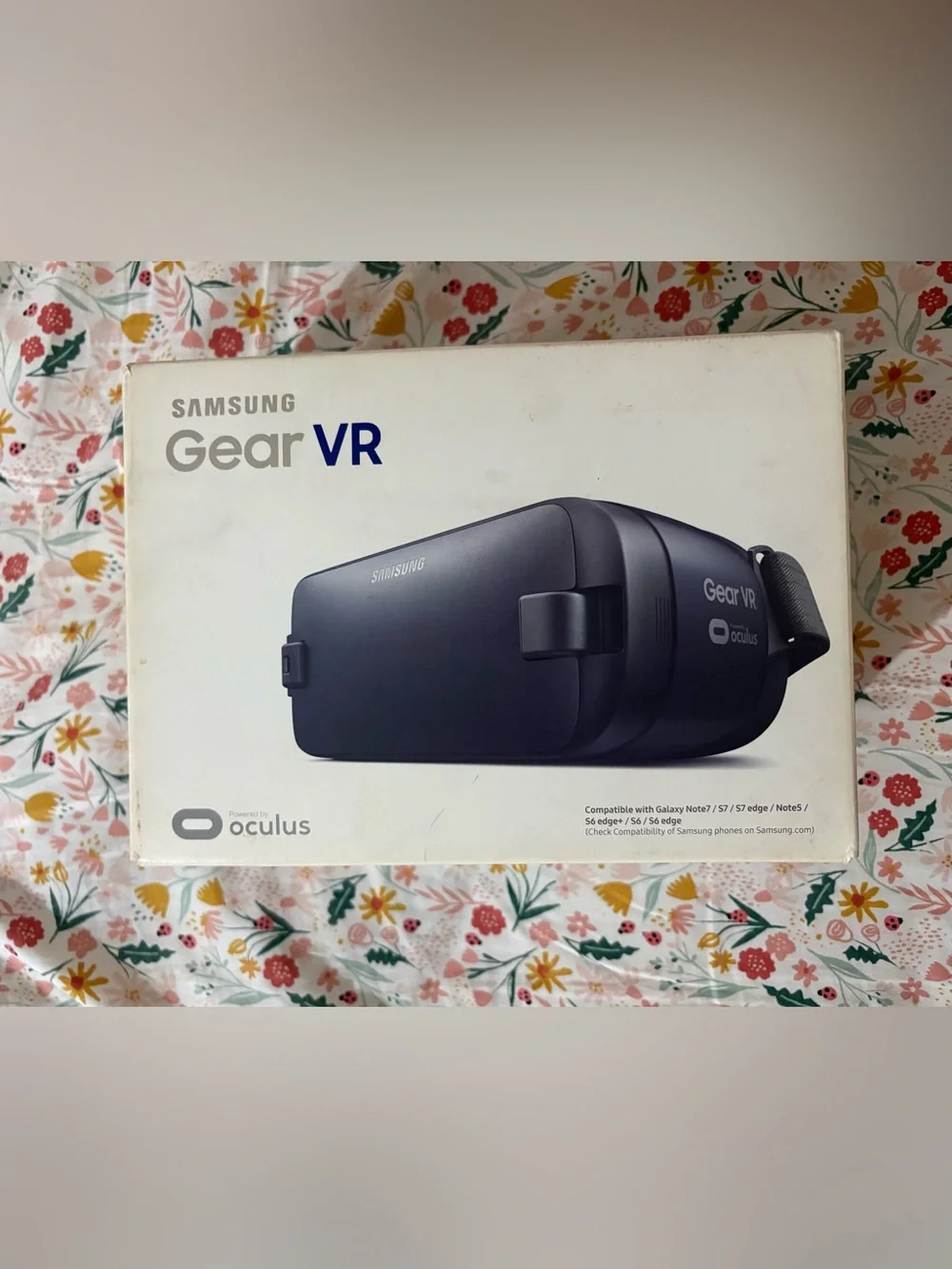 The Samsung Gear VR oculus headset 2015 no remote included